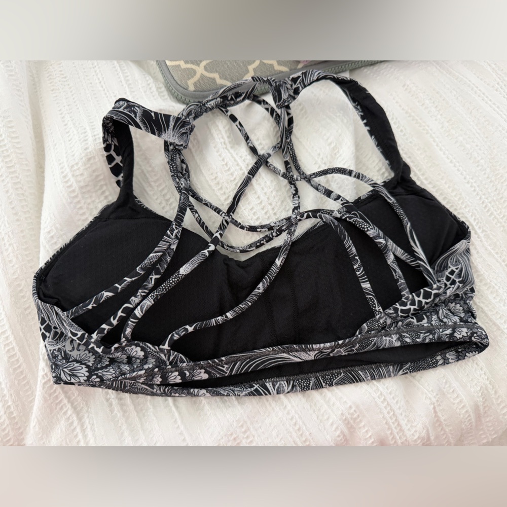 Free to be wild size 6- Black Strappy Lace-Print Bra- Women Intimates